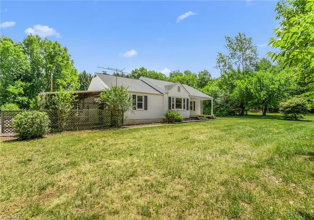Homes for sale in Reidsville, NC | 8001 Nc Hwy 87, Reidsville, NC 27320 | MLS# 1226822