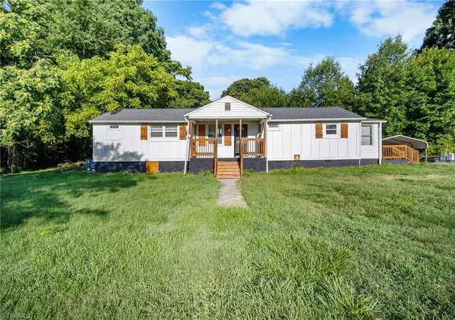 1st image of 710 Edgewood Ave, Thomasville, NC 27360 | MLS# 1227442