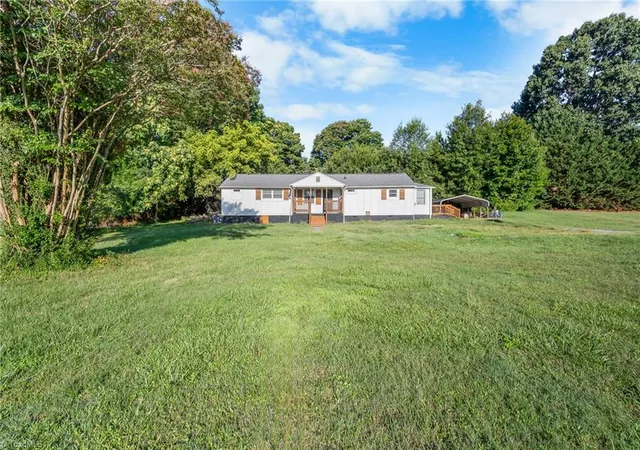 2nd image of 710 Edgewood Ave, Thomasville, NC 27360 | MLS# 1227442