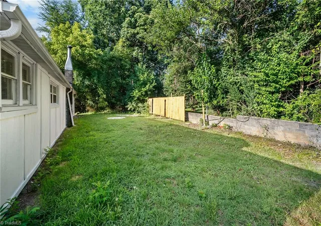 Photo 3 of Single family home for sale at 710 Edgewood Ave, Thomasville, NC 27360 | MLS# 1227442 | Listing updated on 2026-08-23