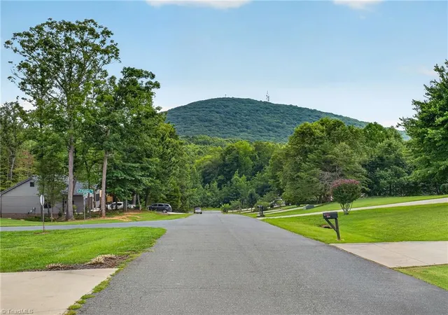 Photo 3 of Single family home for sale at 4913 Creeks Xing Rd, Asheboro, NC 27205 | MLS# 1229890 | Listing updated on 2026-09-19