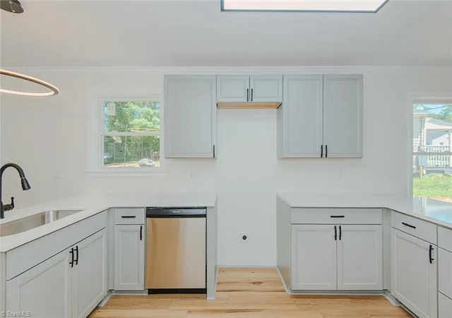 Photo 4 of Single family home for sale at 404 Walker Ave, Graham, NC 27253 | MLS# 1230595 | Listing updated on 2026-10-06