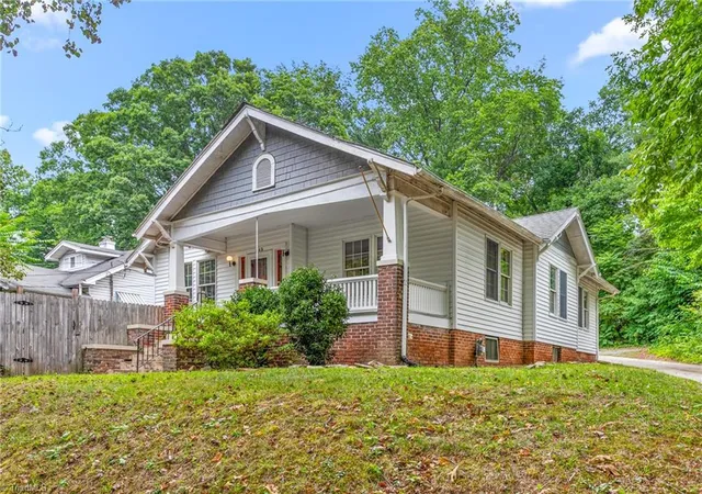 3rd image of 949 Hutton St, Winston Salem, NC 27101 | MLS# 1224414