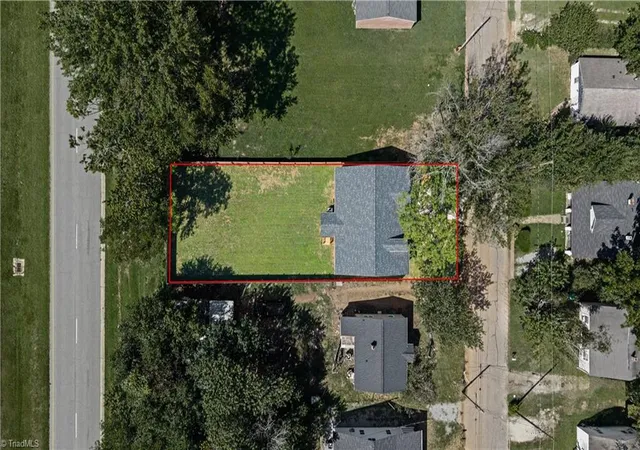 Photo 3 of Single family home for sale at 1110 Richland St, High Point, NC 27260 | MLS# 1233523 | Listing updated on 2026-08-27