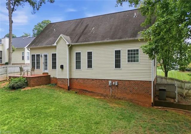 Homes for sale in King, NC | 208 Cotswold Ln, King, NC 27021 | MLS# 1226254