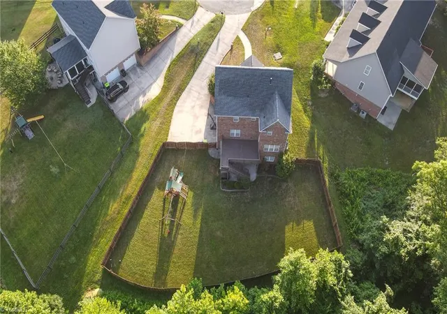 Photo 3 of Sale Pending at 6902 Prairie Grv Dr, Clemmons, NC 27012 | MLS# 1226402 | Listing updated on 2026-09-03