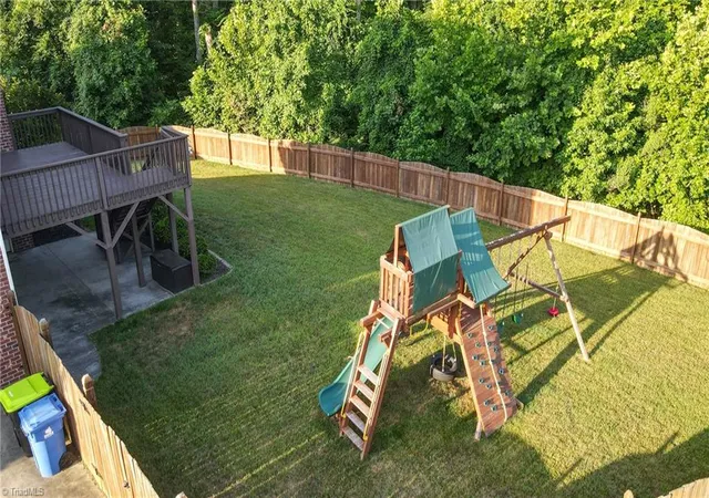 Photo 3 of Sale Pending at 6902 Prairie Grv Dr, Clemmons, NC 27012 | MLS# 1226402 | Listing updated on 2026-09-03