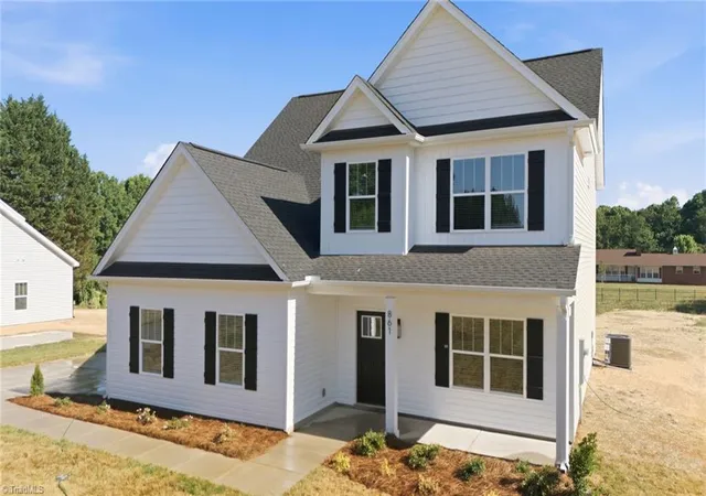 Photo 3 of Sale Pending at 861 Sedge Garden Rd, Kernersville, NC 27284 | MLS# 1221677 | Listing updated on 2026-09-18
