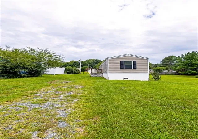 24th image of 1095 Willow Creek Dr, Pinnacle, NC 27043 | MLS# 1231512
