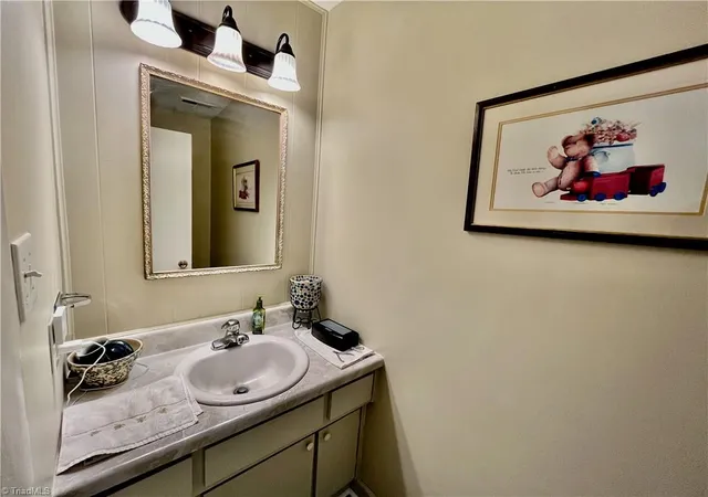 5th image of 2407 Patriot Wy #B, Greensboro, NC 27408 | MLS# 1224886