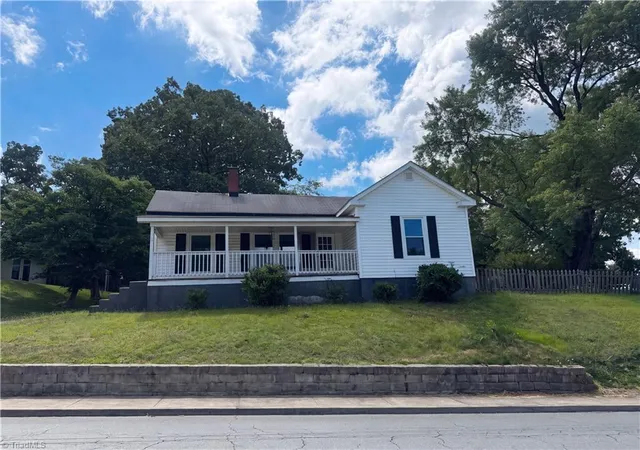 Homes for sale in Mount Airy, NC | 309 Worth St, Mount Airy, NC 27030 | MLS# 1226869