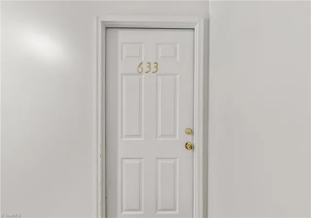 Photo 3 of Single family home for sale at 633 Ivy Glen Dr, Winston Salem, NC 27127 | MLS# 1226245 | Listing updated on 2026-10-08