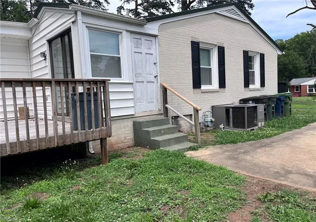 11th image of 15 Hawthorne Ln, Lexington, NC 27295 | MLS# 1225594