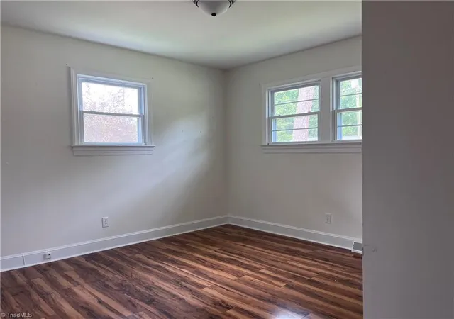 4th image of 15 Hawthorne Ln, Lexington, NC 27295 | MLS# 1225594