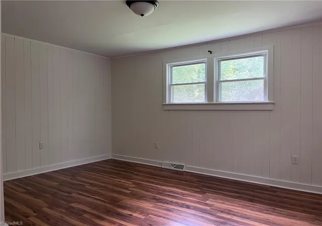 5th image of 15 Hawthorne Ln, Lexington, NC 27295 | MLS# 1225594