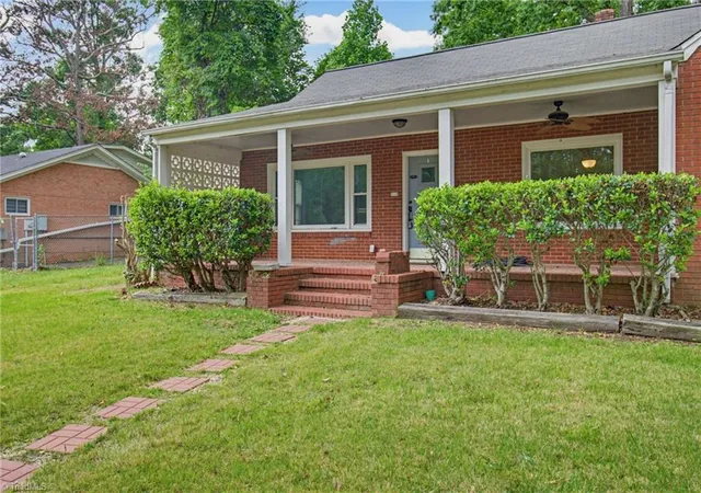 30th image of 319 Dogwood Cir, High Point, NC 27260 | MLS# 1222333
