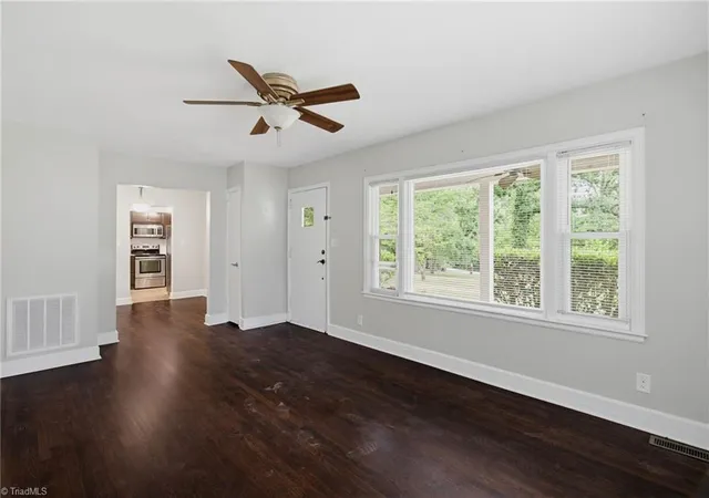 4th image of 319 Dogwood Cir, High Point, NC 27260 | MLS# 1222333