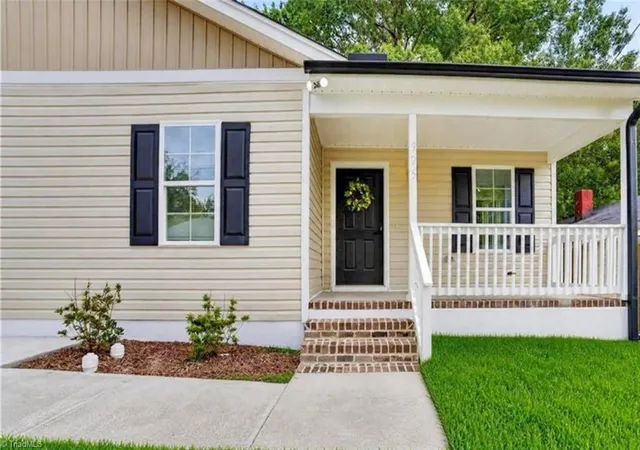 Photo 3 of Single family home for sale at 925 Randolph St, High Point, NC 27260 | MLS# 1230193 | Listing updated on 2026-09-13