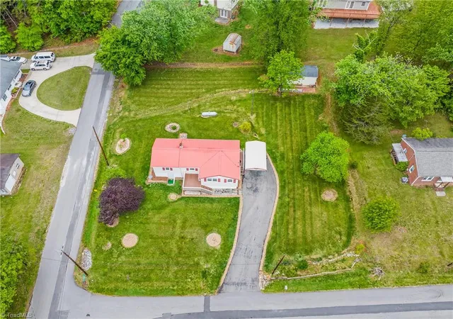 Homes for sale in Pilot Mountain, NC | 103 Howard St, Pilot Mountain, NC 27041 | MLS# 1217919