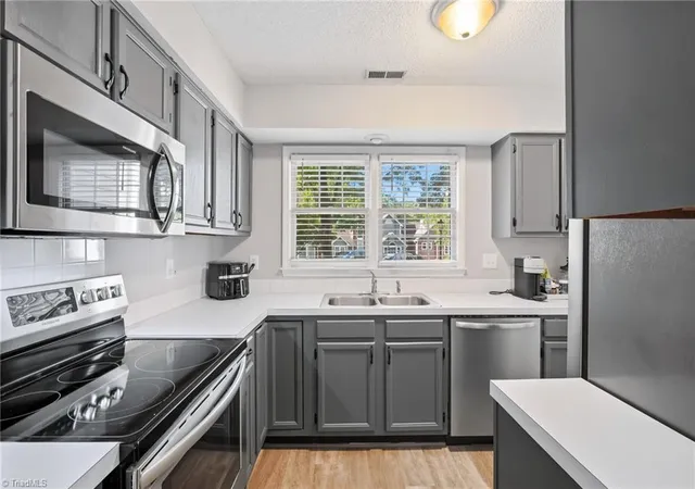 4th image of 2829 Shadowbrook Ln, Winston Salem, NC 27103 | MLS# 1224117