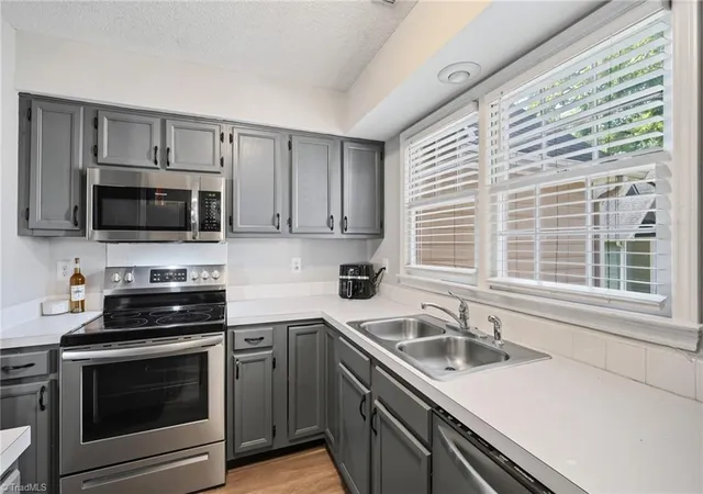 5th image of 2829 Shadowbrook Ln, Winston Salem, NC 27103 | MLS# 1224117