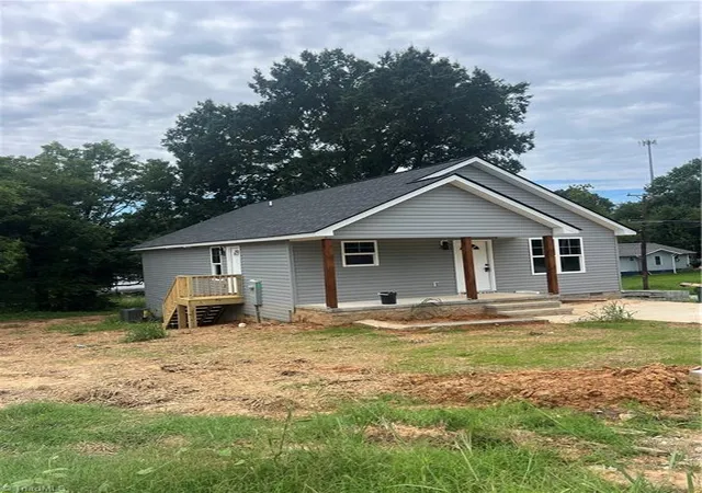2nd image of 921 Redding Dr, High Point, NC 27260 | MLS# 1231136