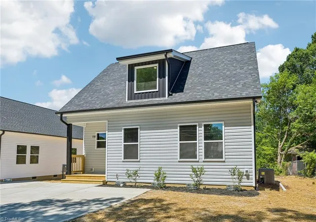 Photo 3 of Sale Pending at 118 N Ireland St, Burlington, NC 27217 | MLS# 1224505 | Listing updated on 2026-08-25