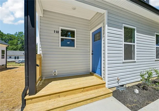 Photo 3 of Sale Pending at 118 N Ireland St, Burlington, NC 27217 | MLS# 1224505 | Listing updated on 2026-08-25