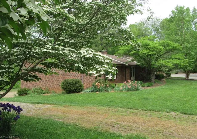 Photo 4 of Sale Pending at 408 Colonial Dr, North Wilkesboro, NC 28659 | MLS# 1227695 | Listing updated on 2026-09-01