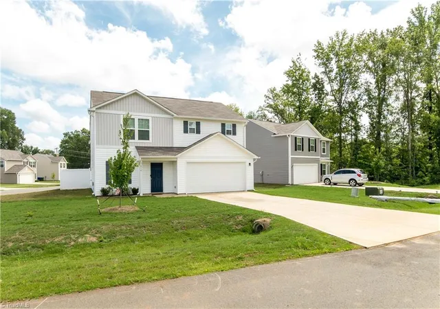 Photo 2 of Sale Pending at 616 Pine Cone Ln, Lexington, NC 27292 | MLS# 1227300 | Listing updated on 2026-09-15