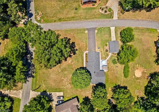 Photo 2 of Single family home for sale at 465 Bonanza Dr, Salisbury, NC 28144 | MLS# 1233890 | Listing updated on 2026-08-28