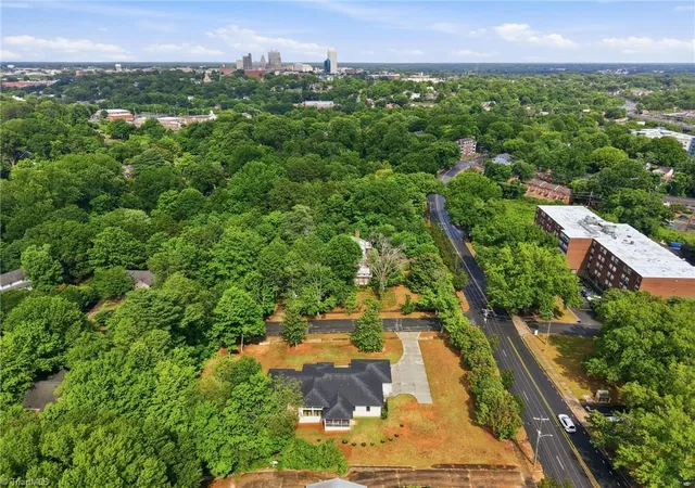 48th image of 110 Springdale Ave, Winston Salem, NC 27104 | MLS# 1225262