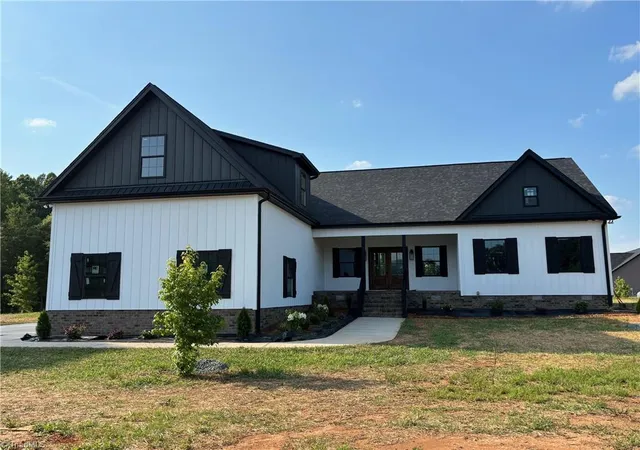 2nd image of 5405 Monterey Glen Ct, Browns Summit, NC 27214 | MLS# 1225627
