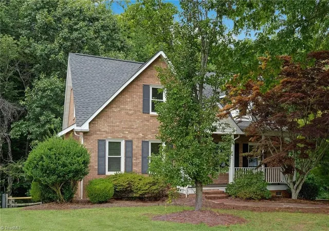 4th image of 929 Kensal Green Dr, Kernersville, NC 27284 | MLS# 1233059
