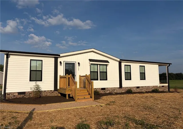 Photo 2 of Sale Pending at 1250 Austin Little Mountain Rd, Ronda, NC 28670 | MLS# 1228060 | Listing updated on 2026-09-02