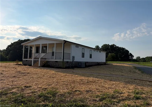 Photo 3 of Sale Pending at 1250 Austin Little Mountain Rd, Ronda, NC 28670 | MLS# 1228060 | Listing updated on 2026-09-02