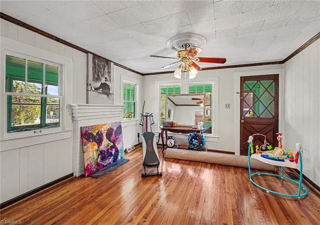 Photo 2 of Sale Pending at 305 Walkertown Guthrie Rd, Winston Salem, NC 27101 | MLS# 1226943 | Listing updated on 2026-08-31