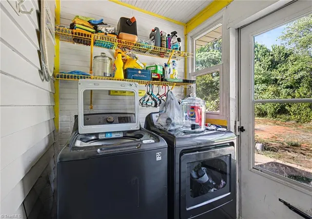 Photo 4 of Sale Pending at 305 Walkertown Guthrie Rd, Winston Salem, NC 27101 | MLS# 1226943 | Listing updated on 2026-08-31