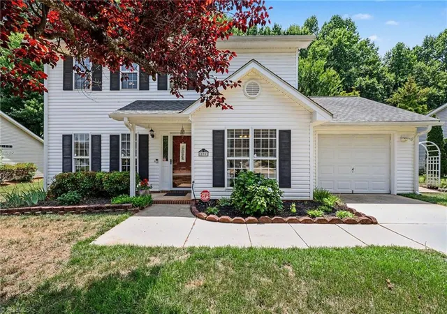 3rd image of 590 Blythewood Ct, Greensboro, NC 27455 | MLS# 1226417