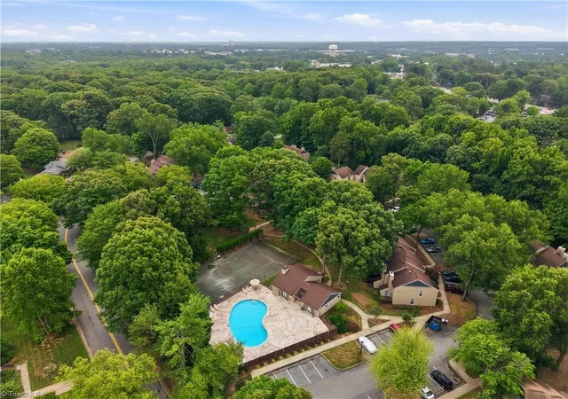 38th image of 301 Village Ln #B, Greensboro, NC 27409 | MLS# 1226386