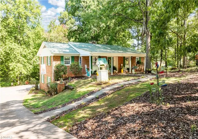 2nd image of 328 Oakgrove Rd, Asheboro, NC 27205 | MLS# 1229871
