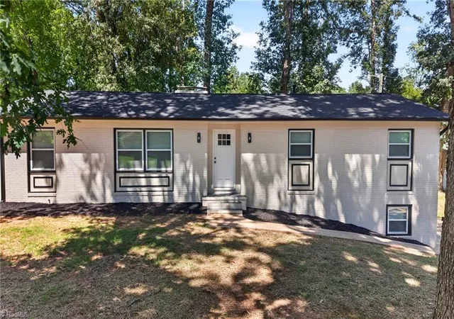 Photo 2 of Single family home for sale at 723 Windsor Trl, Asheboro, NC 27203 | MLS# 1233519 | Listing updated on 2026-10-06