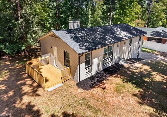 Photo 3 of Single family home for sale at 723 Windsor Trl, Asheboro, NC 27203 | MLS# 1233519 | Listing updated on 2026-10-06