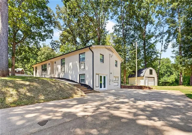 Photo 3 of Single family home for sale at 723 Windsor Trl, Asheboro, NC 27203 | MLS# 1233519 | Listing updated on 2026-10-06