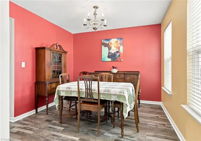 Photo 3 of Single family home for sale at 150 Creekview Dr, Kernersville, NC 27284 | MLS# 1230113 | Listing updated on 2026-09-17