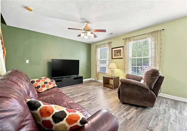 Photo 3 of Single family home for sale at 150 Creekview Dr, Kernersville, NC 27284 | MLS# 1230113 | Listing updated on 2026-09-17