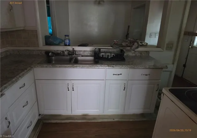 Photo 3 of Single family home for sale at 821 Broad Ave, Greensboro, NC 27406 | MLS# 1233218 | Listing updated on 2026-08-28