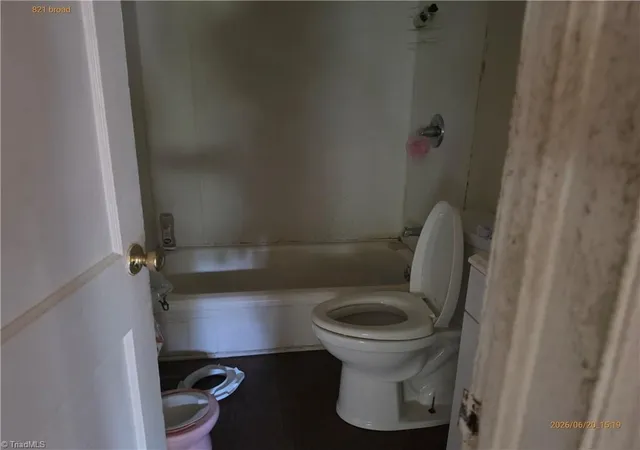 Photo 4 of Single family home for sale at 821 Broad Ave, Greensboro, NC 27406 | MLS# 1233218 | Listing updated on 2026-08-28
