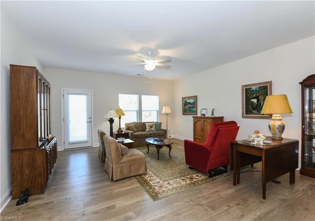Photo 4 of Single family home for sale at 1629 Coopers Hawk Dr, Kernersville, NC 27284 | MLS# 1223641 | Listing updated on 2026-09-21