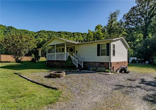 Homes for sale in Lambsburg, VA | 1276 Parkwood Rd, Lambsburg, VA 24351 | MLS# 1219724